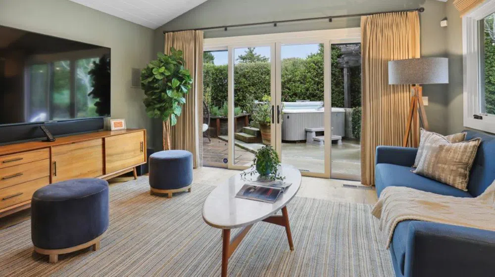 171 Gabarda Way Portola Valley, CA 94028
