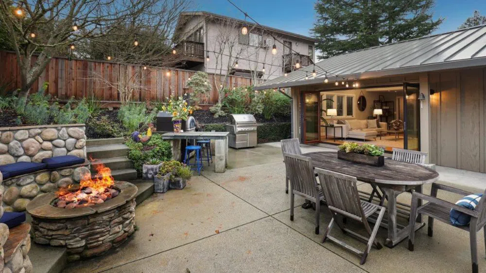 171 Gabarda Way Portola Valley, CA 94028
