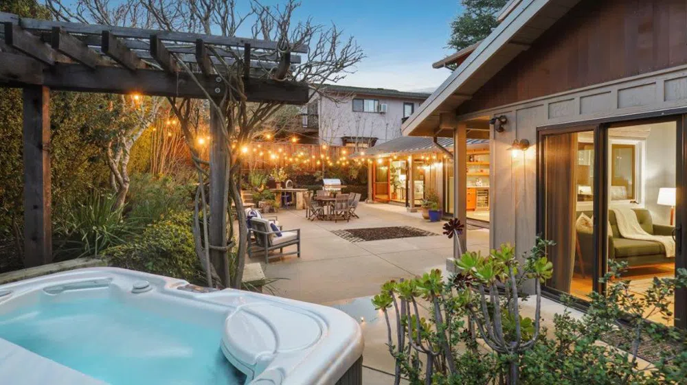 171 Gabarda Way Portola Valley, CA 94028