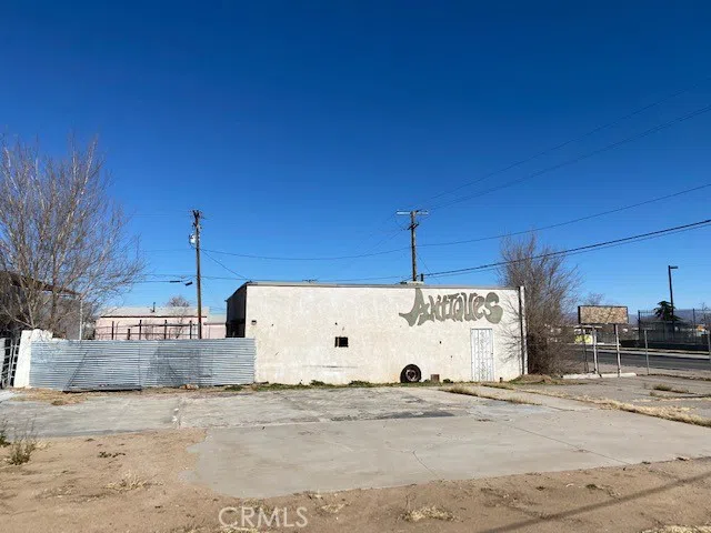 16770 Yucca Hesperia, CA 92345