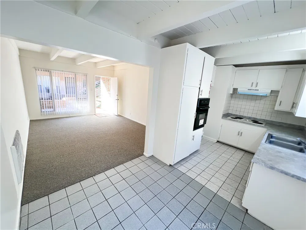 2102 S PACIFIC AVE #4