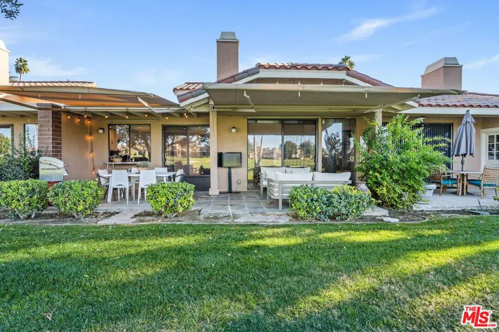 302 Villena Way Palm Desert, CA 92260