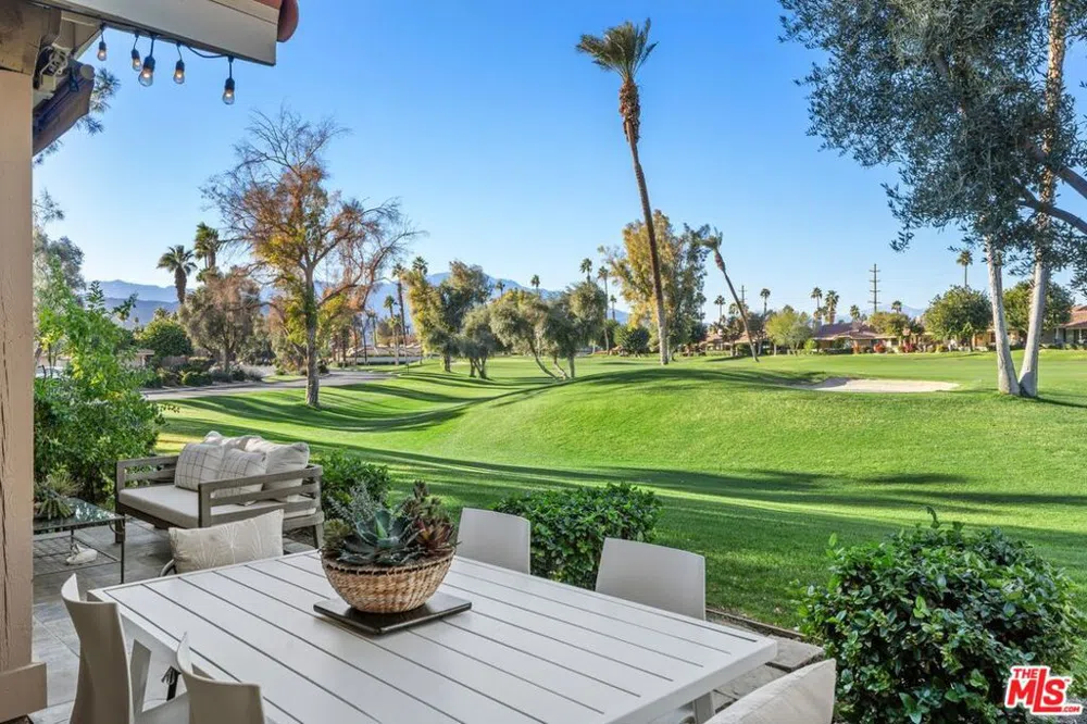 302 Villena Way Palm Desert, CA 92260