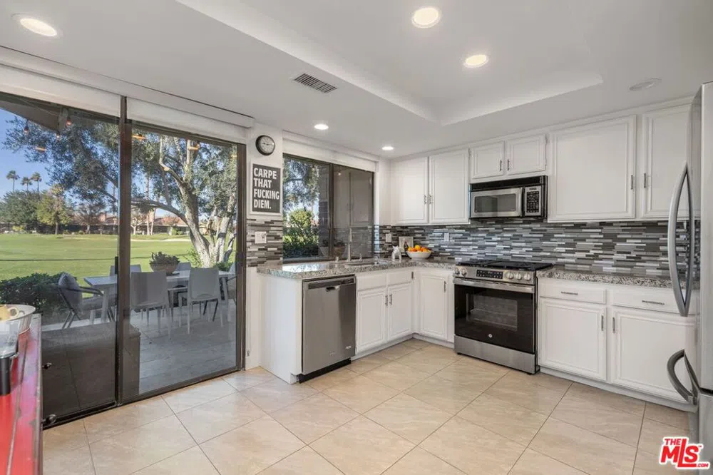 302 Villena Way Palm Desert, CA 92260