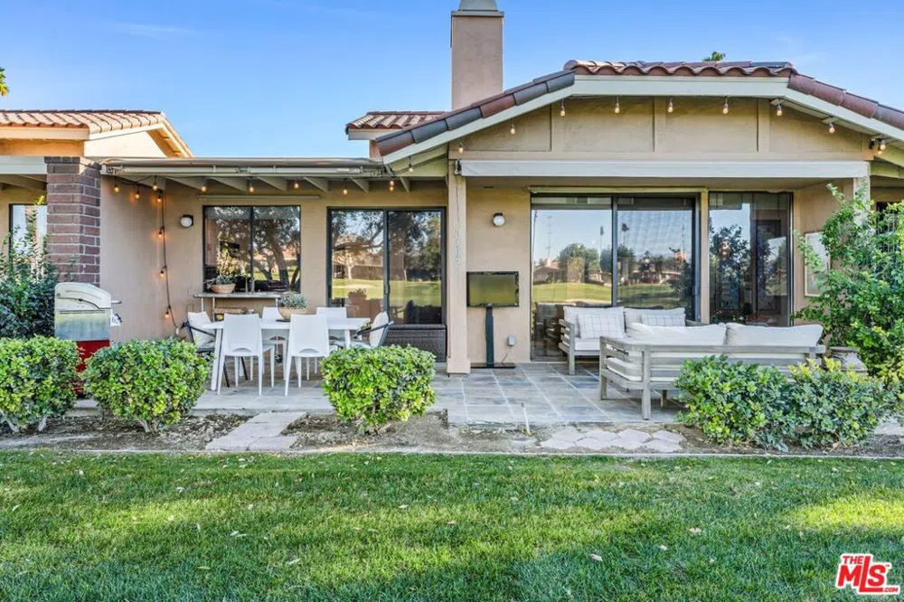 302 Villena Way Palm Desert, CA 92260