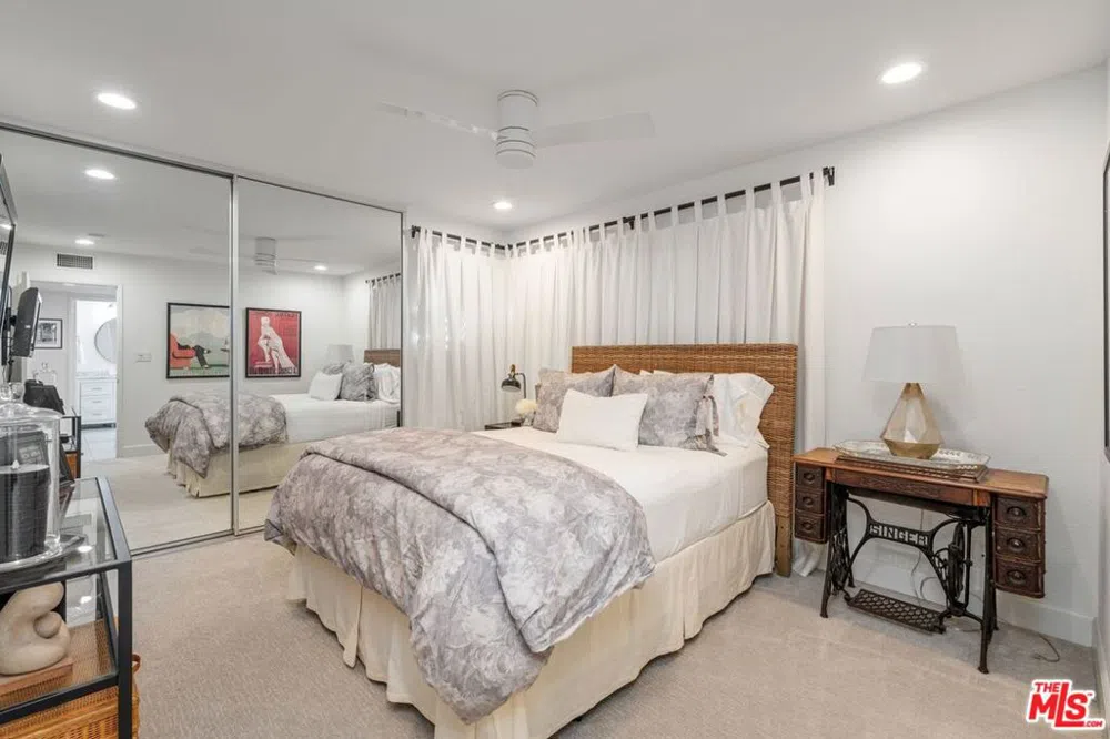 302 Villena Way Palm Desert, CA 92260