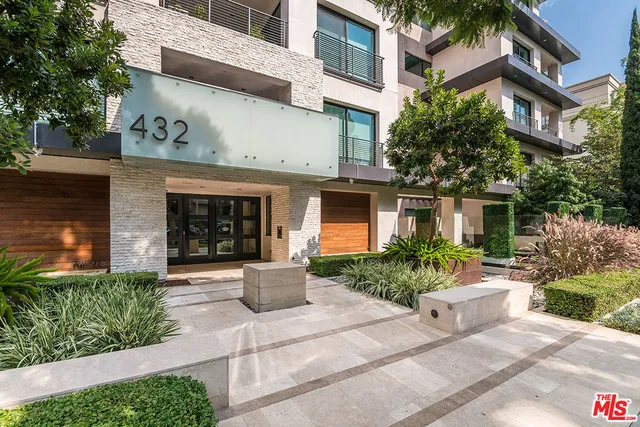 432 Oakhurst Drive Beverly Hills, CA 90210