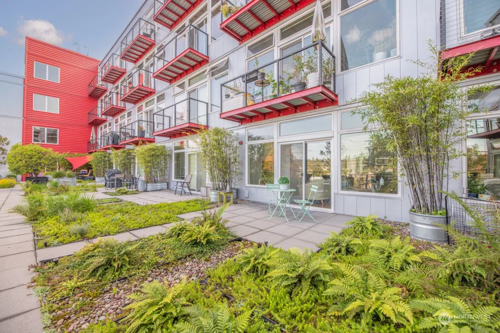 2960 Eastlake Avenue E #110