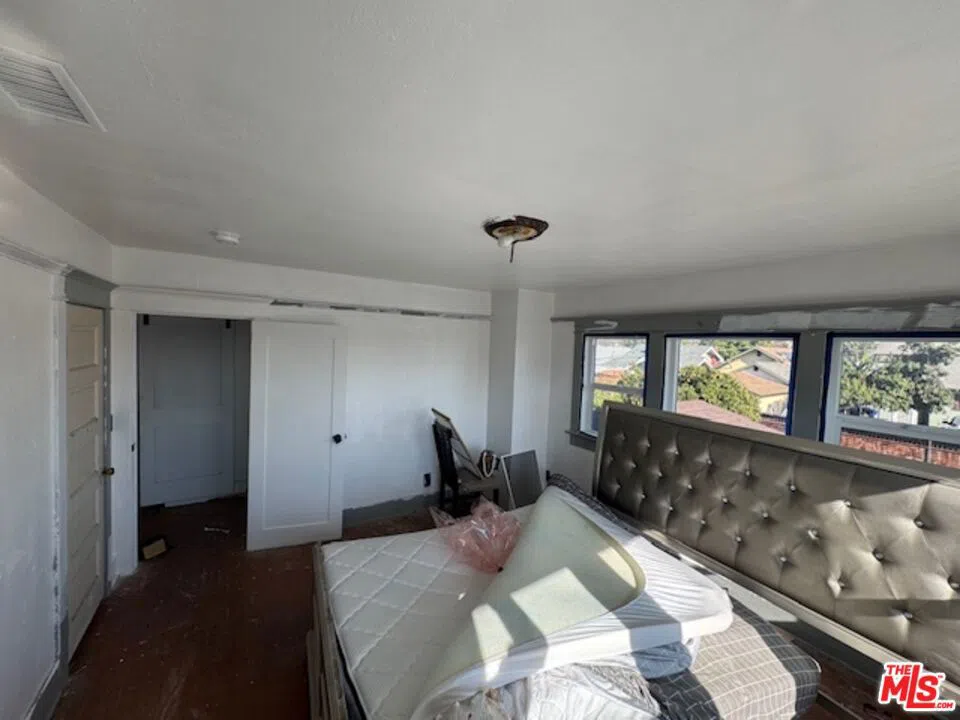 3816 S Harvard Boulevard Los Angeles, CA 90062