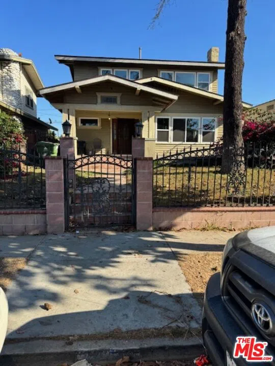 3816 S Harvard Boulevard Los Angeles, CA 90062