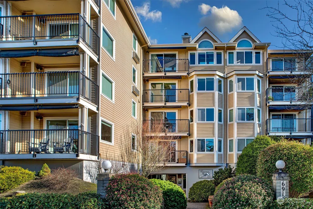 6910 California Avenue SW #36