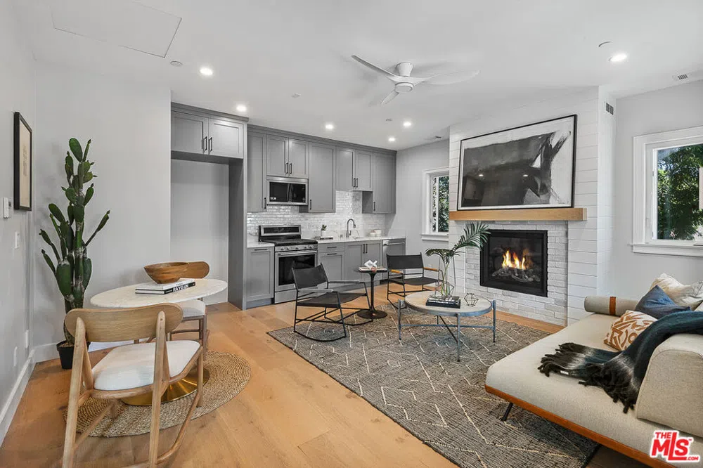 216 Camino Real Redondo Beach, CA 90277