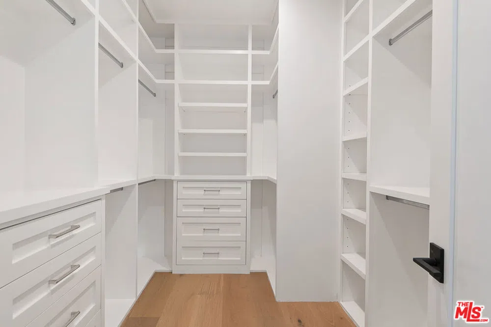 216 Camino Real Redondo Beach, CA 90277