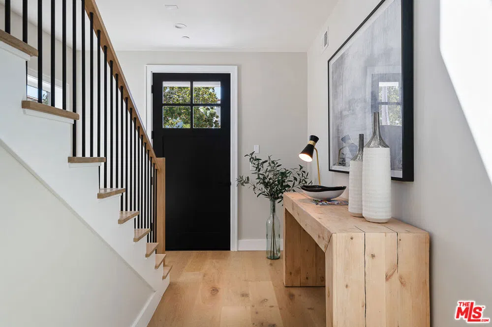 216 Camino Real Redondo Beach, CA 90277