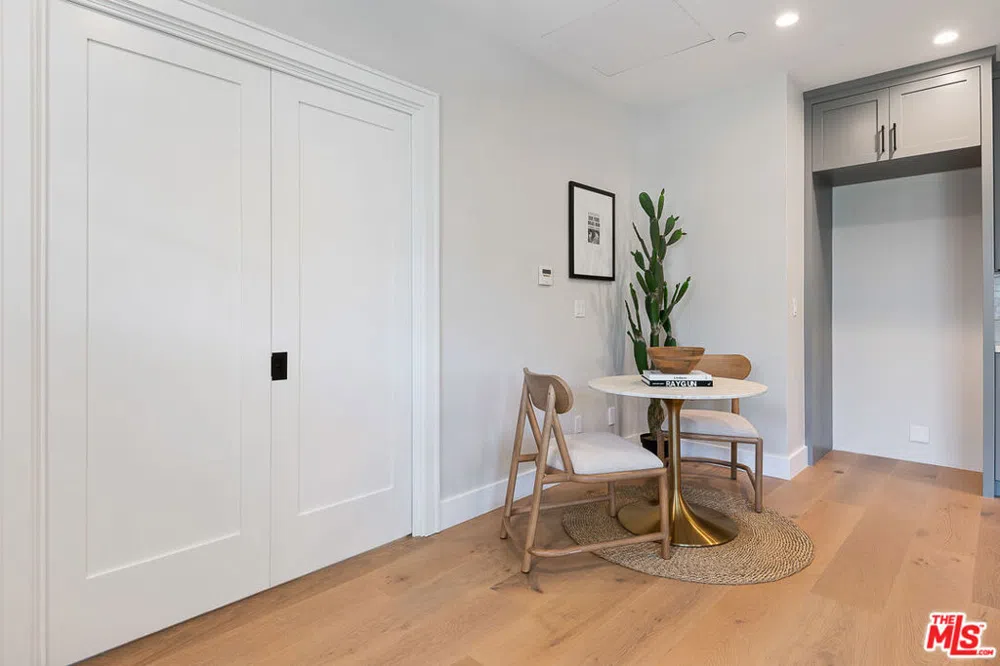 216 Camino Real Redondo Beach, CA 90277