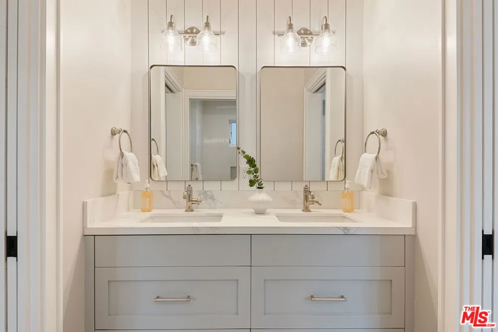 216 Camino Real Redondo Beach, CA 90277