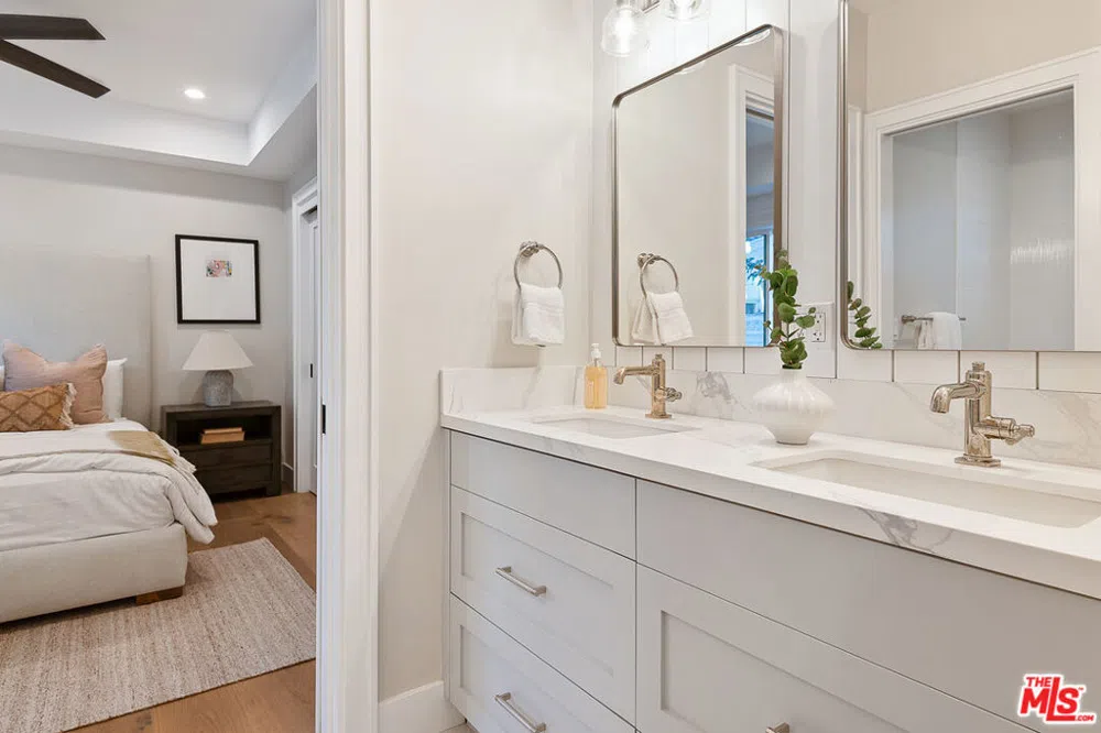 216 Camino Real Redondo Beach, CA 90277