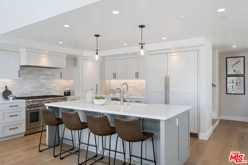 216 Camino Real Redondo Beach, CA 90277