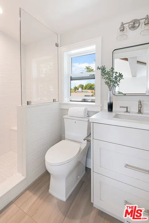216 Camino Real Redondo Beach, CA 90277