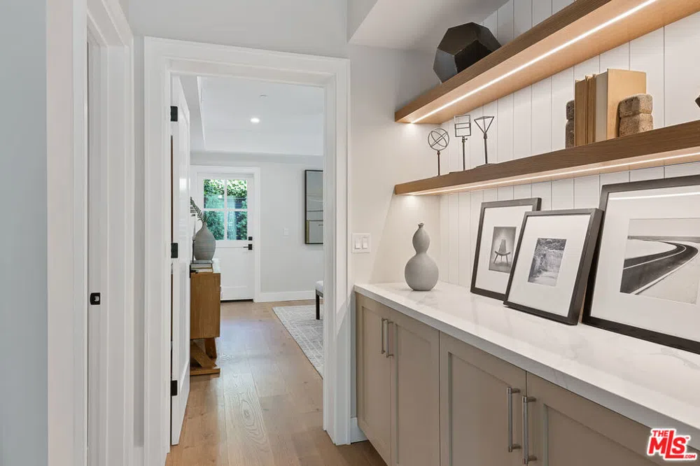 216 Camino Real Redondo Beach, CA 90277