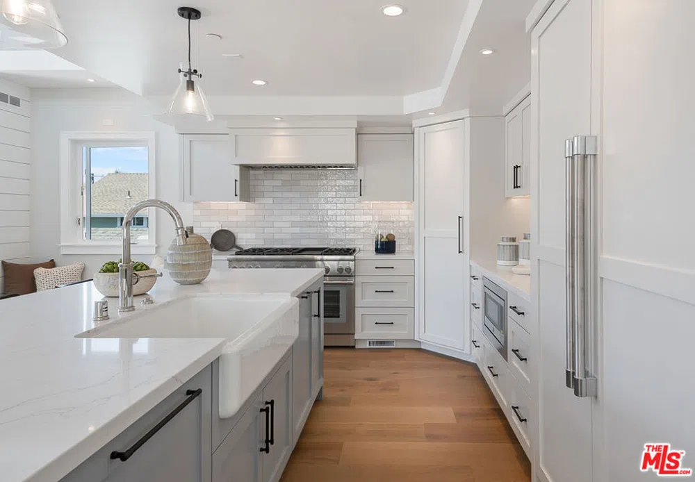 216 Camino Real Redondo Beach, CA 90277