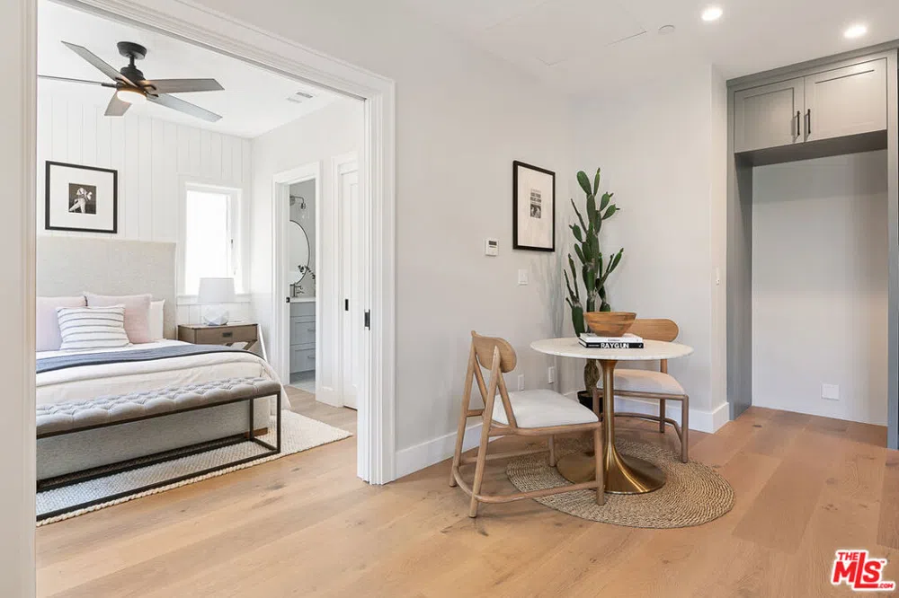216 Camino Real Redondo Beach, CA 90277