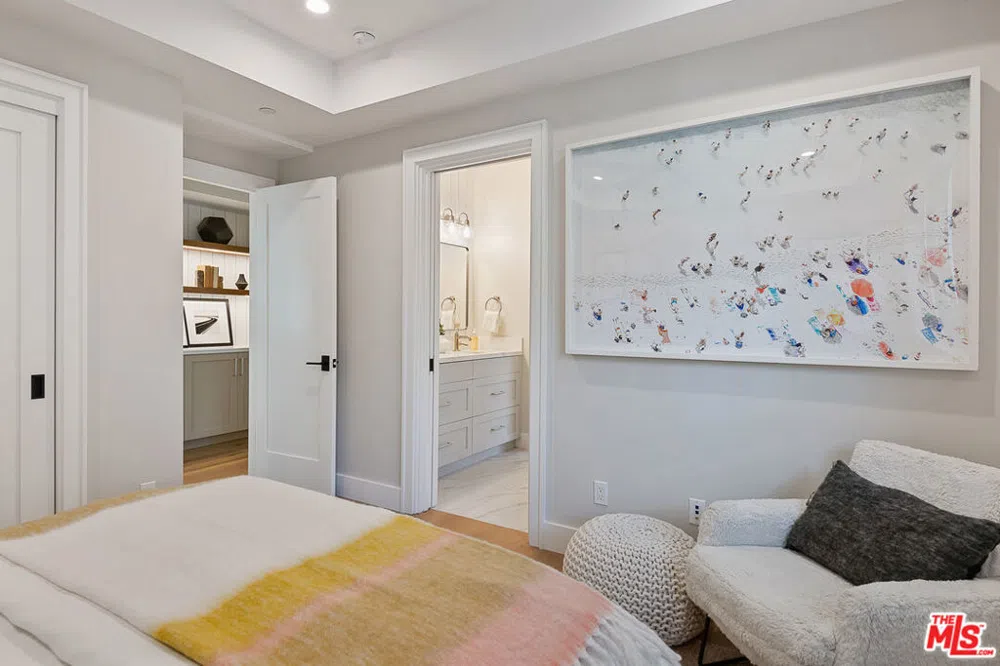 216 Camino Real Redondo Beach, CA 90277