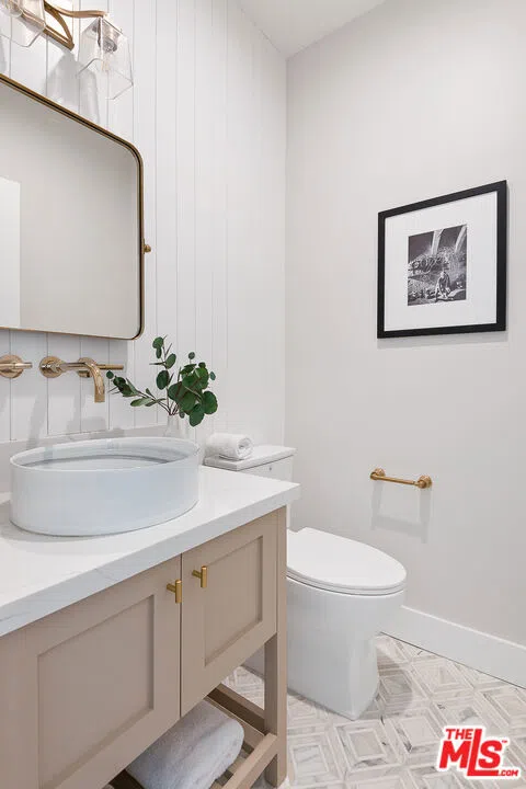 216 Camino Real Redondo Beach, CA 90277
