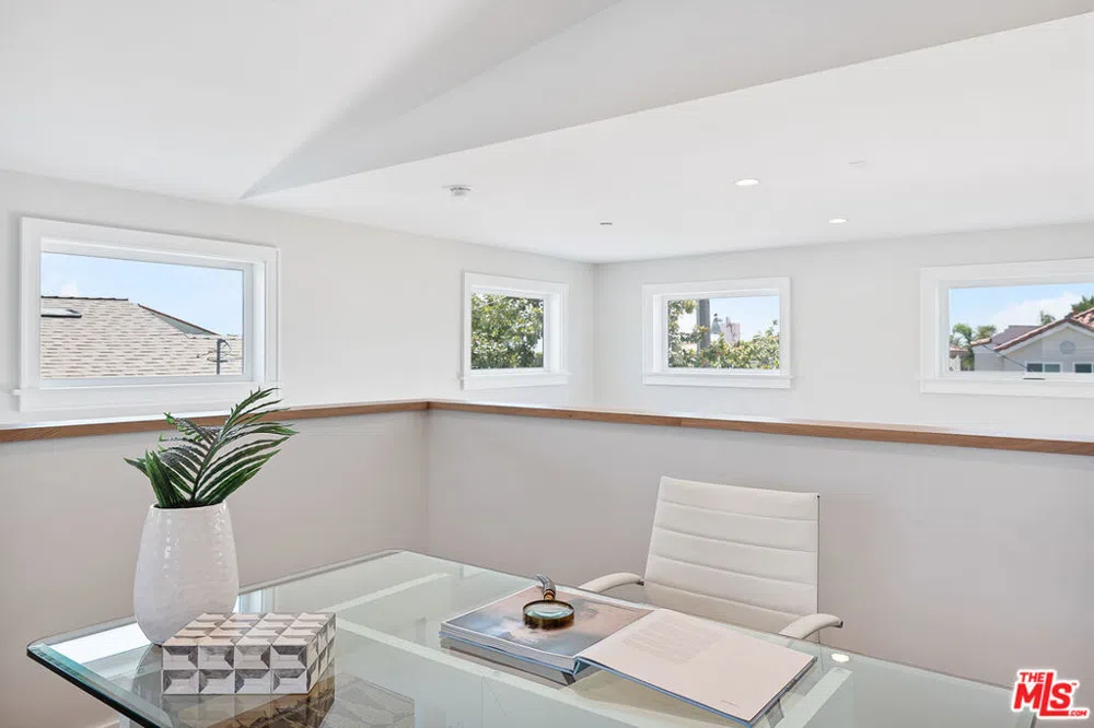 216 Camino Real Redondo Beach, CA 90277