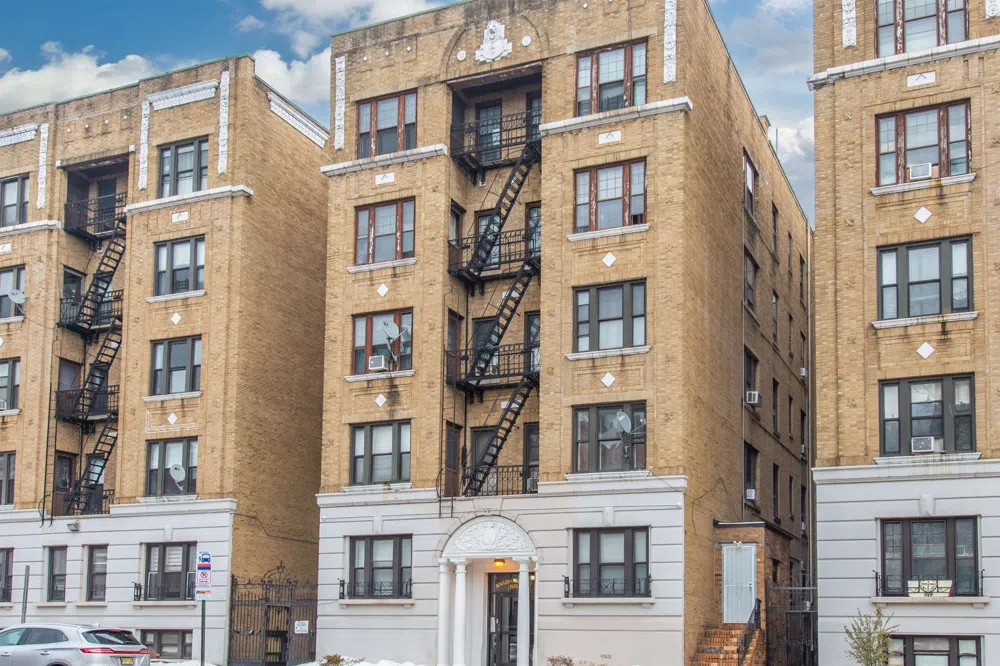 2672 KENNEDY BLVD #503