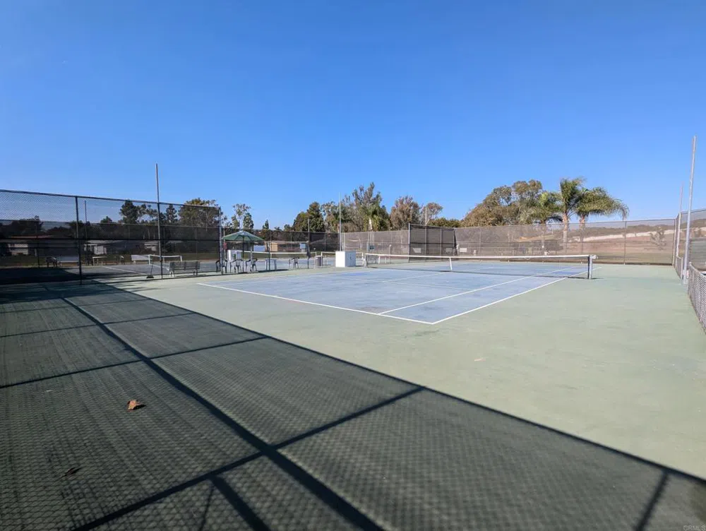 5438 Don Luis Drive Carlsbad, CA 92010