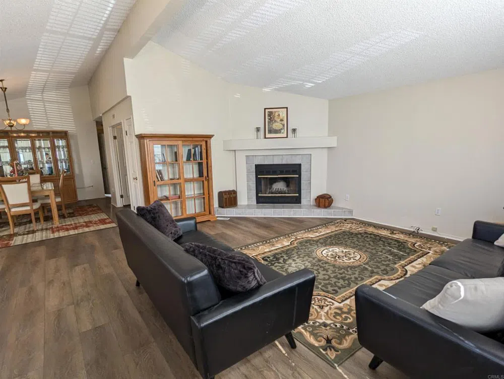 5438 Don Luis Drive Carlsbad, CA 92010