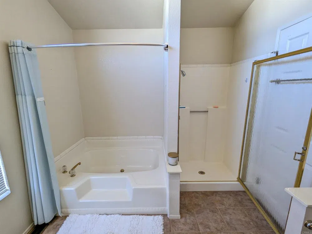 5438 Don Luis Drive Carlsbad, CA 92010