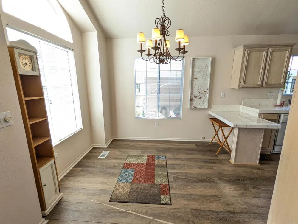 5438 Don Luis Drive Carlsbad, CA 92010
