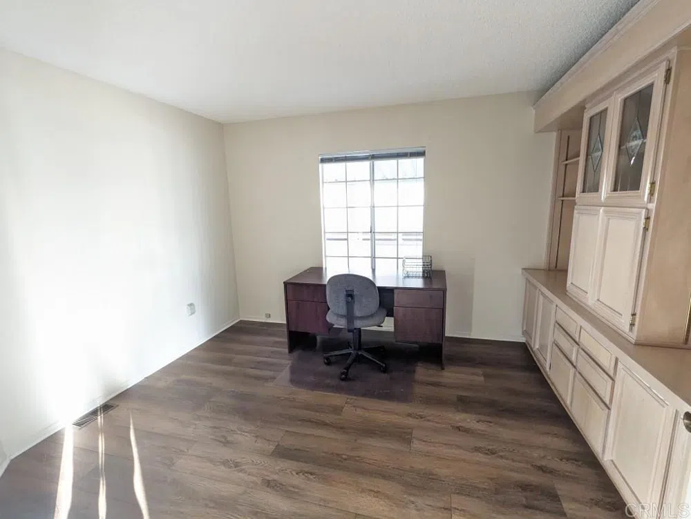 5438 Don Luis Drive Carlsbad, CA 92010