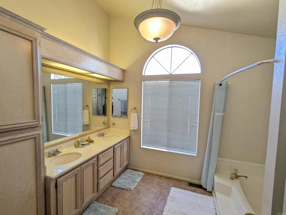 5438 Don Luis Drive Carlsbad, CA 92010