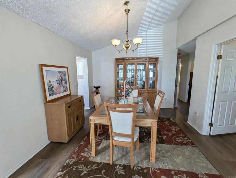 5438 Don Luis Drive Carlsbad, CA 92010
