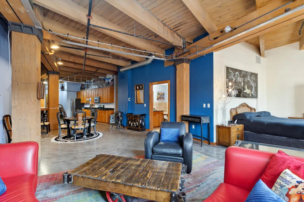 404 Washington Avenue N #103