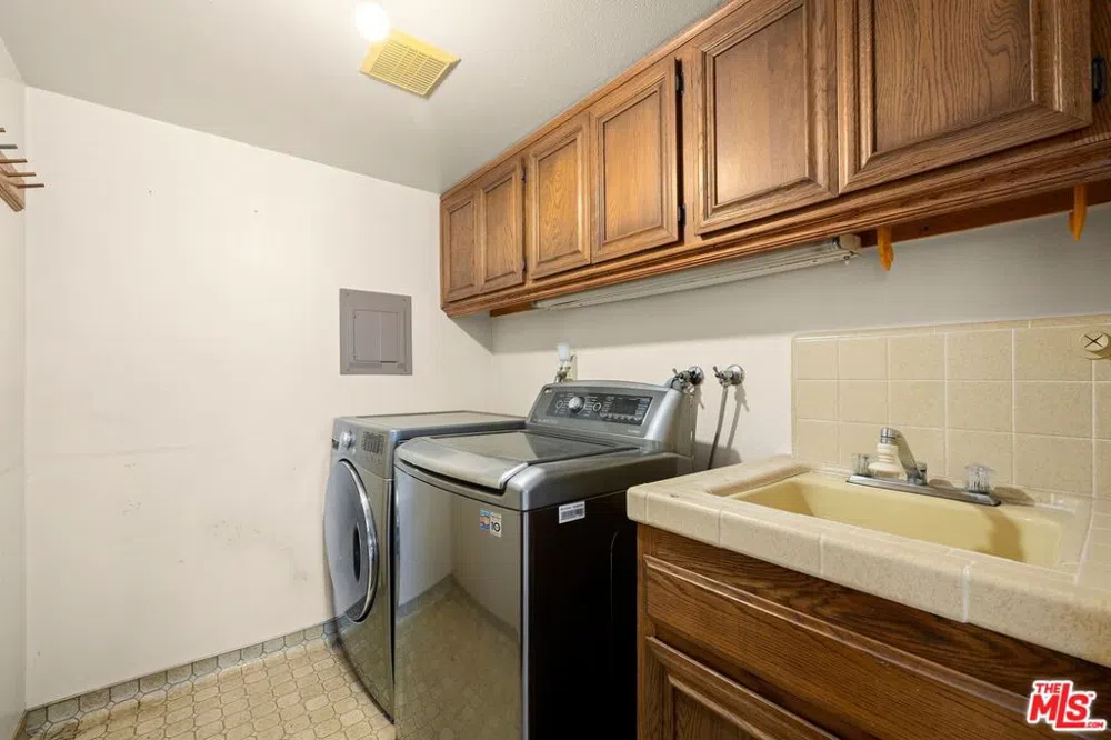638 W Acacia Avenue El Segundo, CA 90245