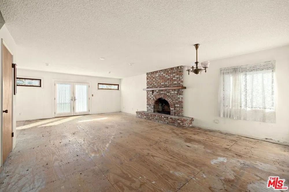 638 W Acacia Avenue El Segundo, CA 90245