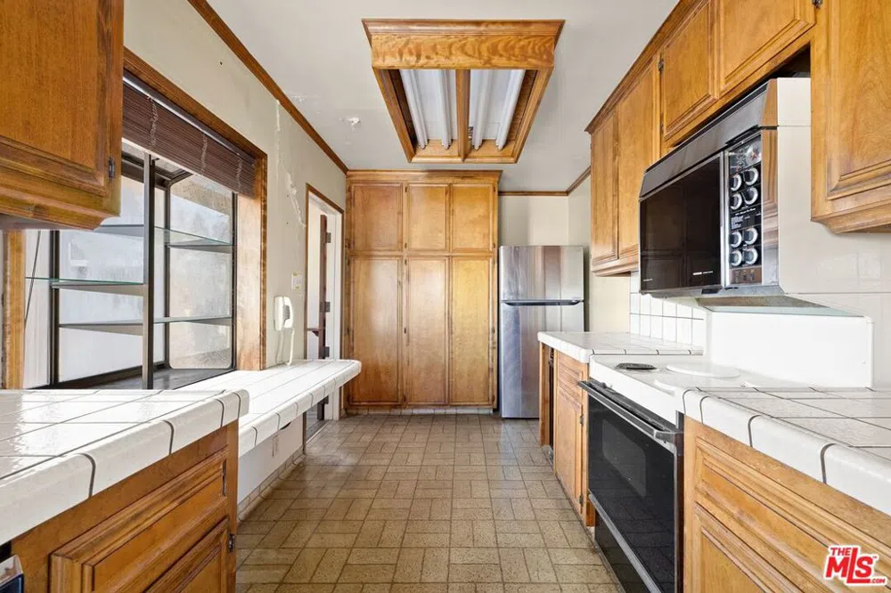 638 W Acacia Avenue El Segundo, CA 90245