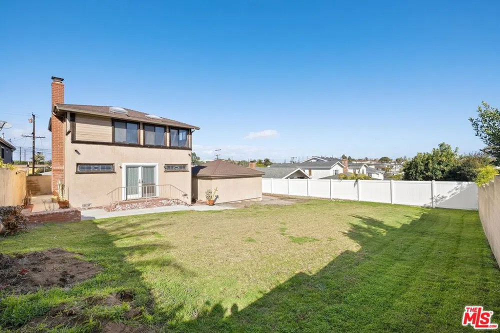 638 W Acacia Avenue El Segundo, CA 90245