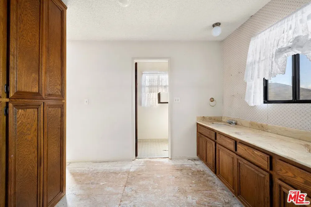 638 W Acacia Avenue El Segundo, CA 90245