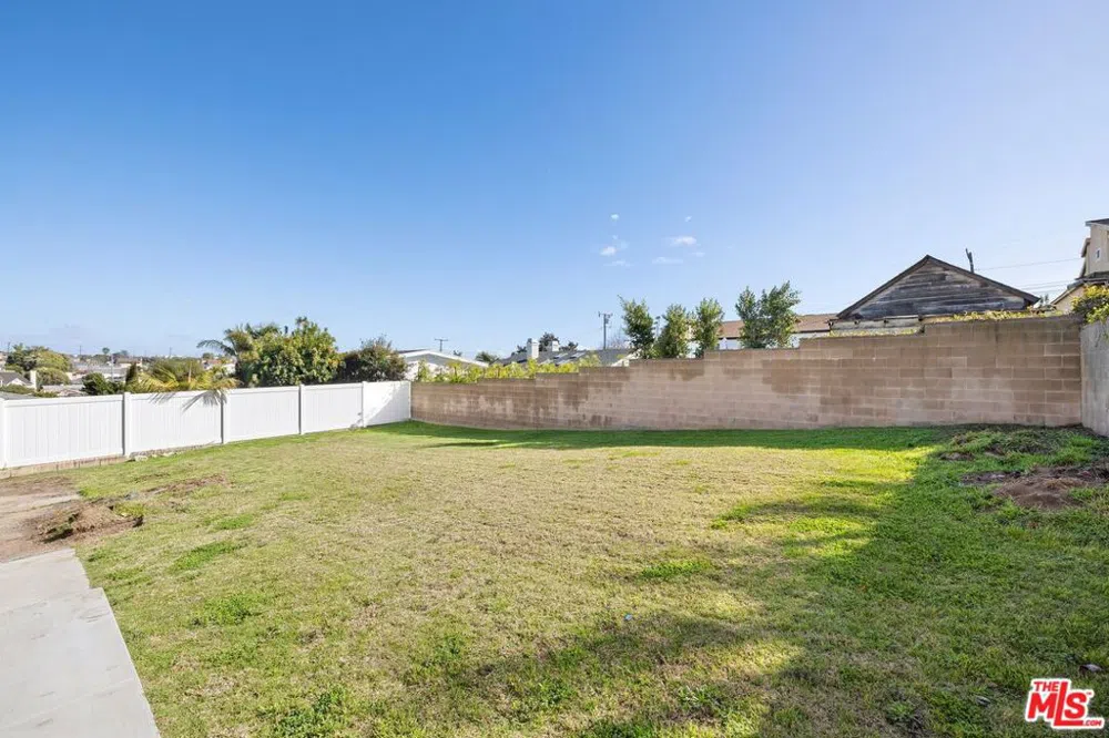 638 W Acacia Avenue El Segundo, CA 90245
