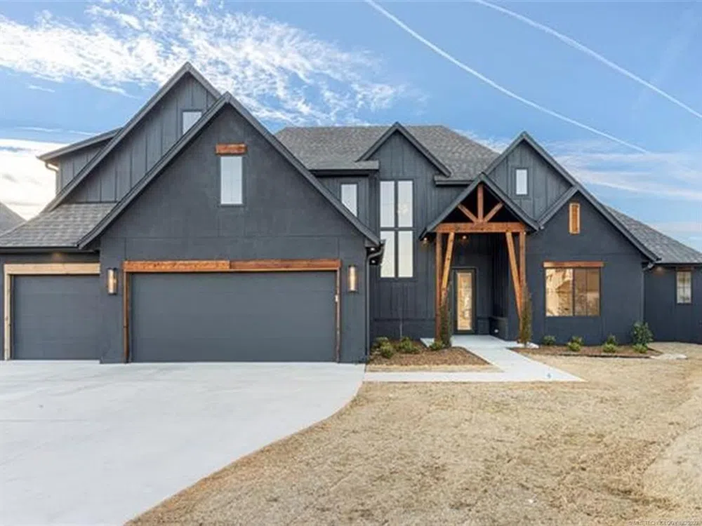 14460 S College Avenue