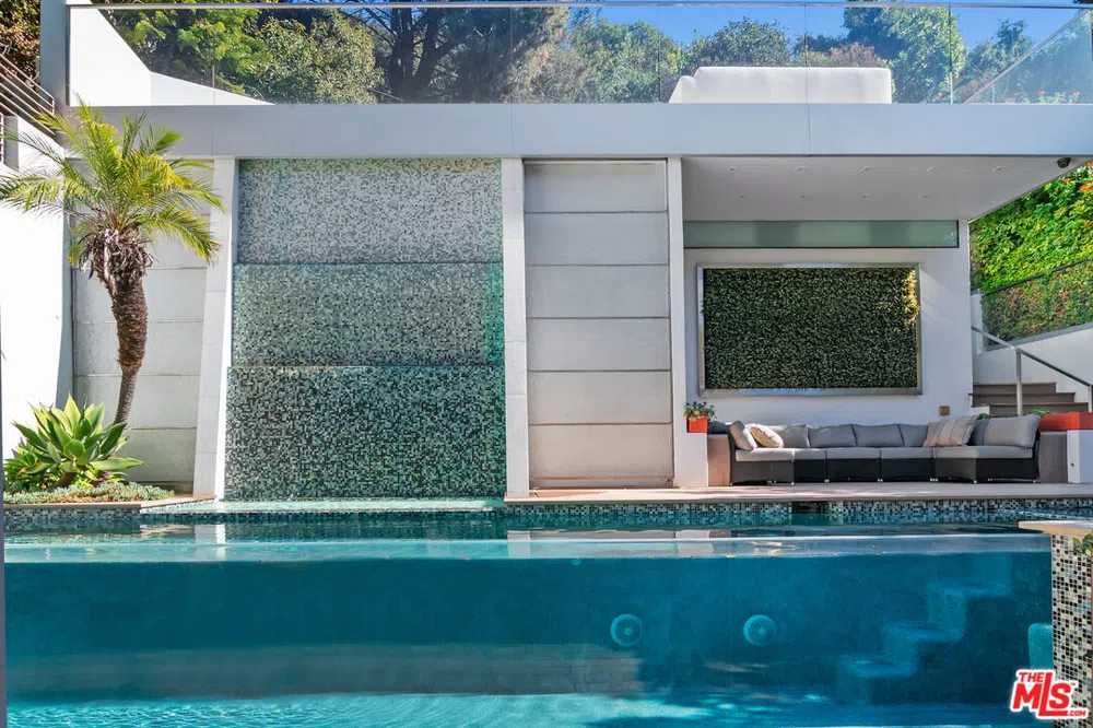 1970 Coldwater Canyon Drive Beverly Hills, CA 90210