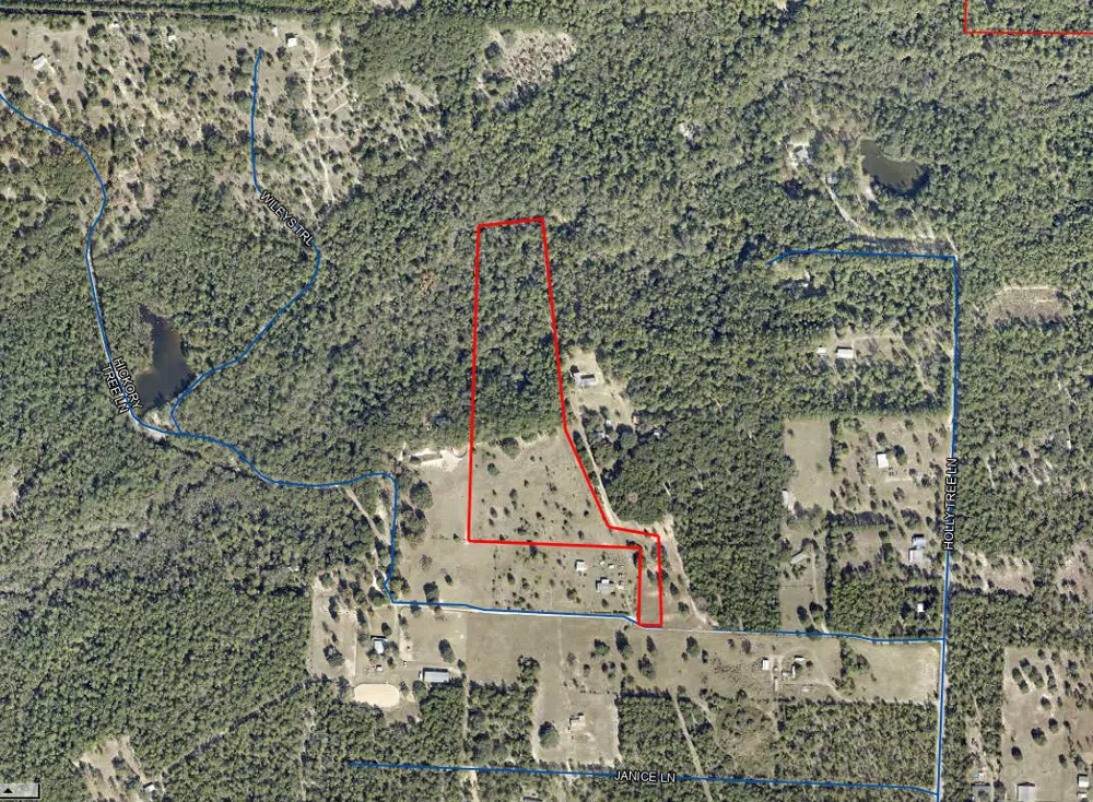 000 Hickory Tree Lane