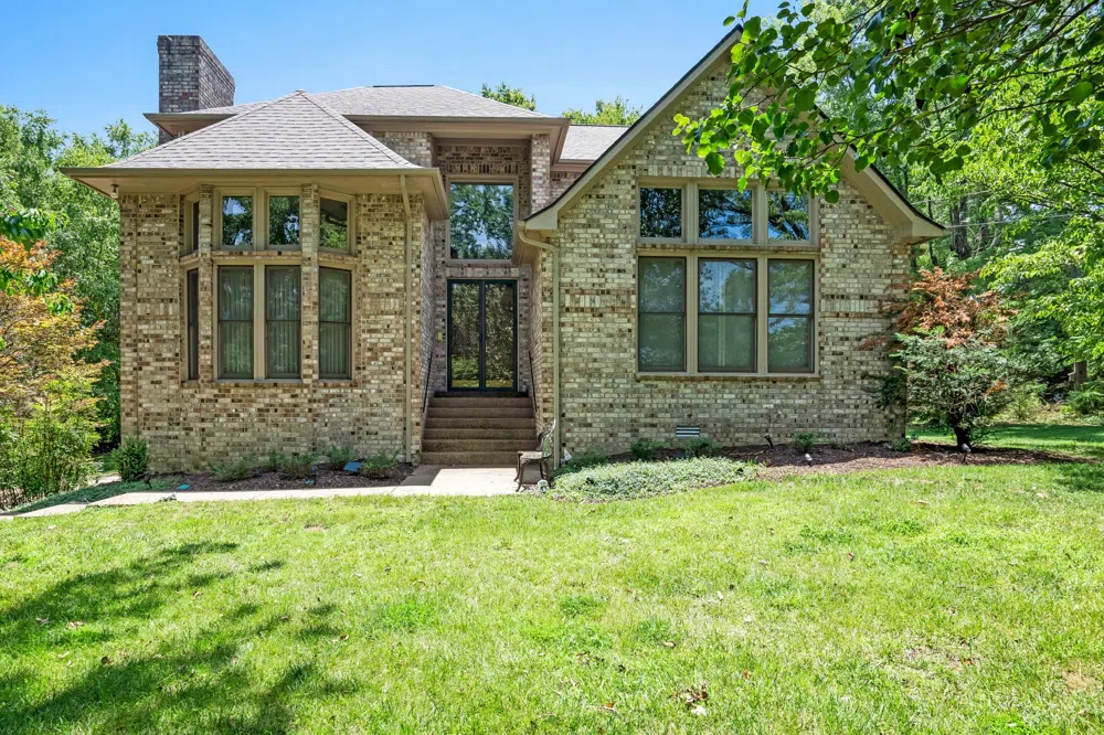 1418 Arrowhead Dr Brentwood, TN 37027