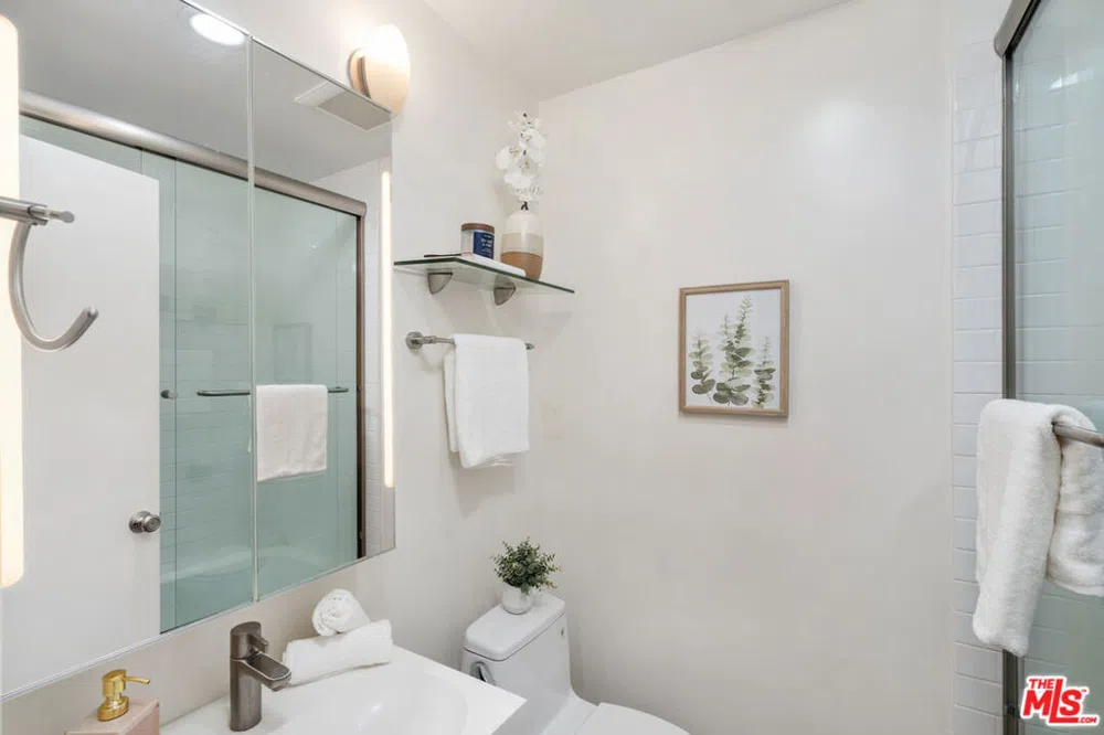 950 Kings Road #225 West Hollywood, CA 90069