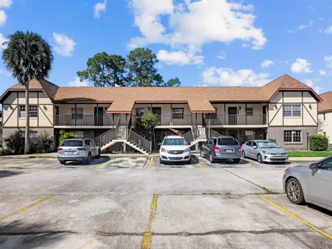 3130 Sir Hamilton Circle #5